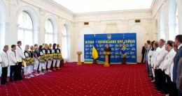 Виктор Янукович наградил орденами луганских олимпийцев и их тренеров