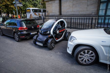 Новый "суперкар" дубайской полиции – 20-сильный Renault Twizy